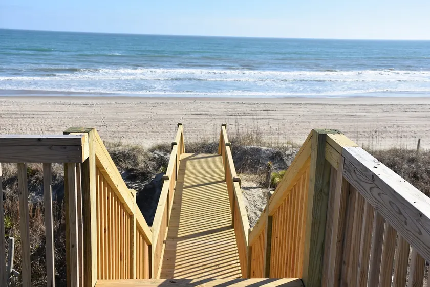 Cottage am Meer mit privatem Zugang zum Strand, neu renoviert - Image 1