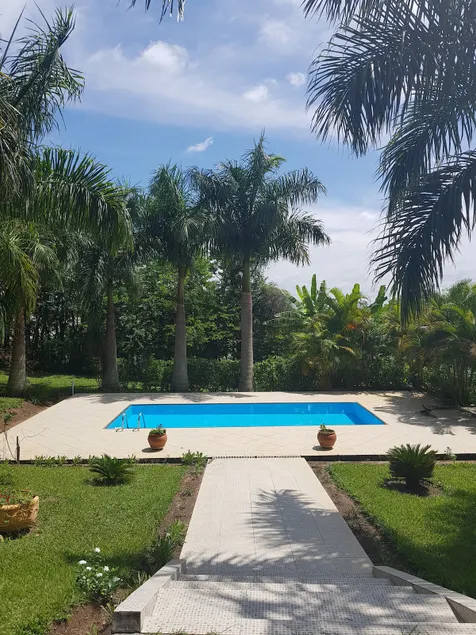 High Standard House with Barbecue and Swimming Pool - Image 1