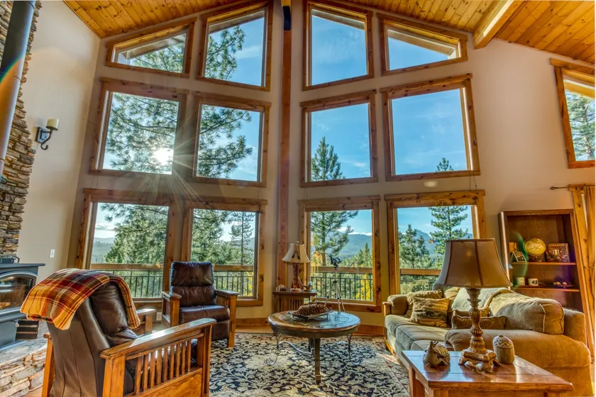Lodge Style Cabin nr Crater Lake w Mountain Views - Image 1