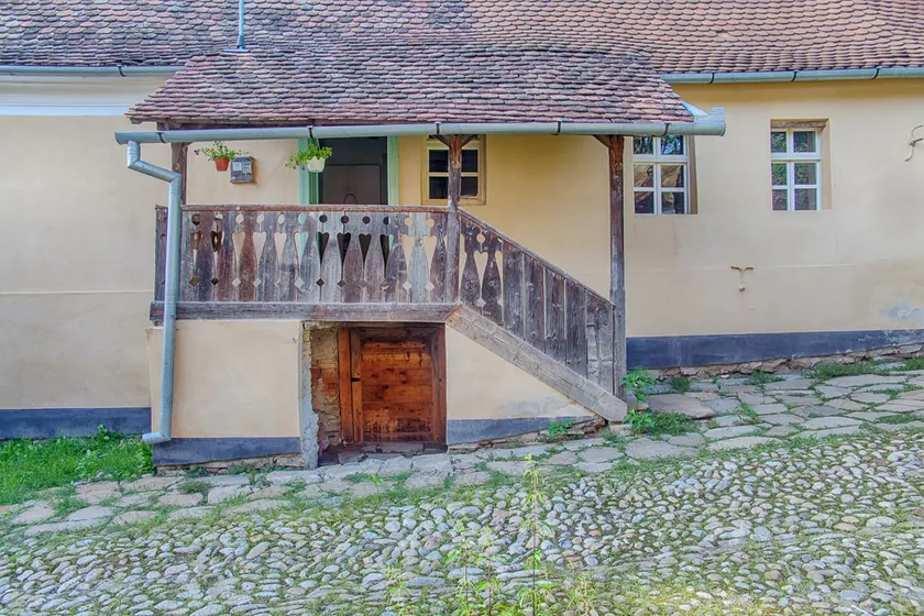 Experience Transylvania Mălâncrav 297A - Image 1