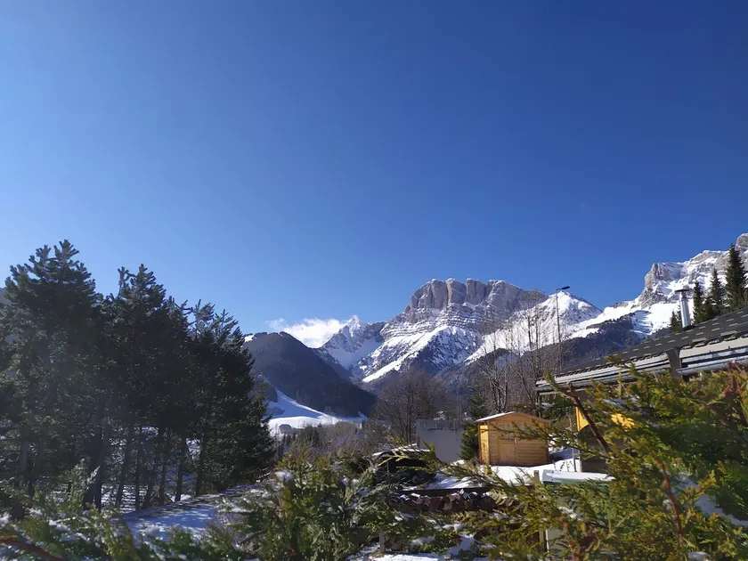 Chalet ”Le Flocon” with view of Vercors mountains - Image 1