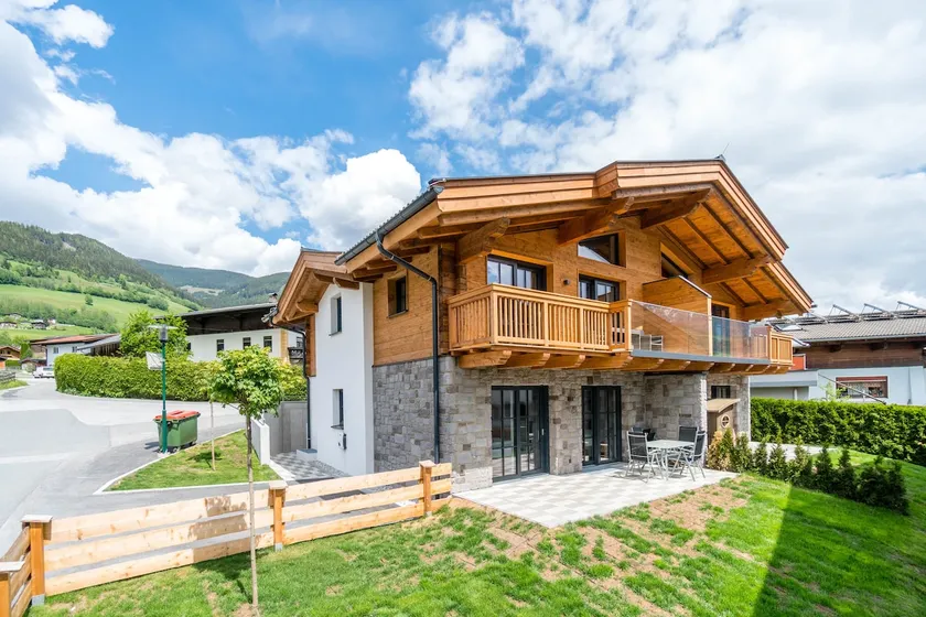 Sunny Holiday Home With Sauna in Piesendorf - Image 1