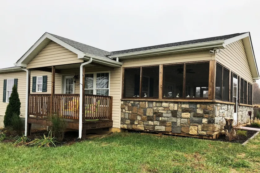 Modern, private cottage at Fairview Organic Farm - Image 1
