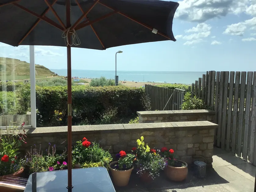 Exclusive beach side suite with amazing views - Image 1