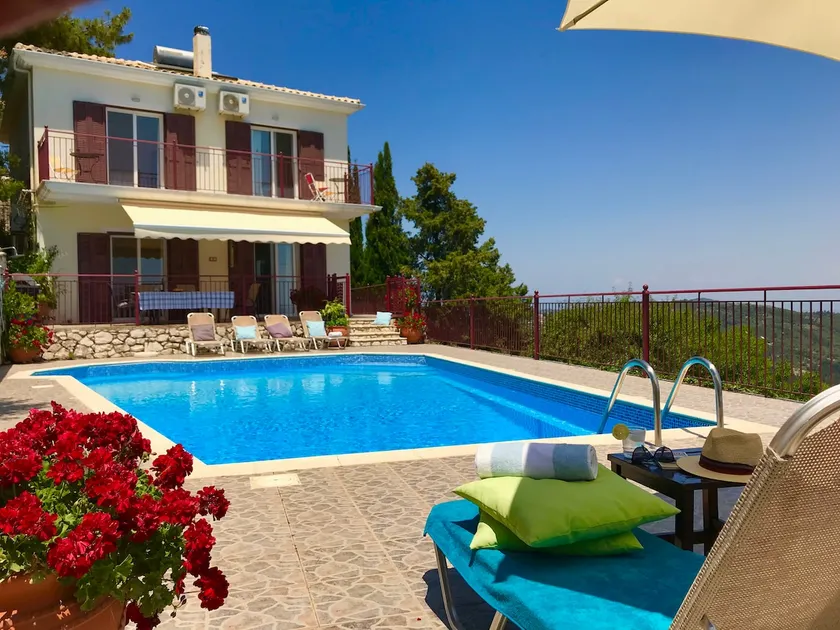 Stunning villa + pool & breathtaking sea views - Image 1