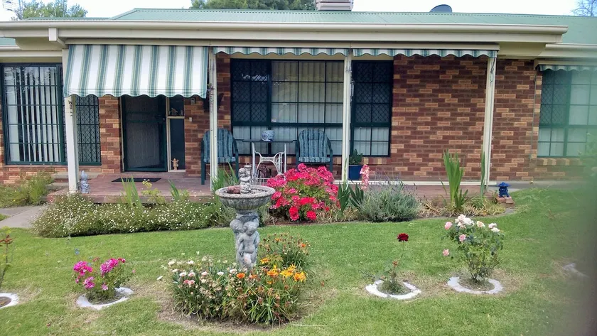 Butterfly Cottage - a home away from home. - Image 1
