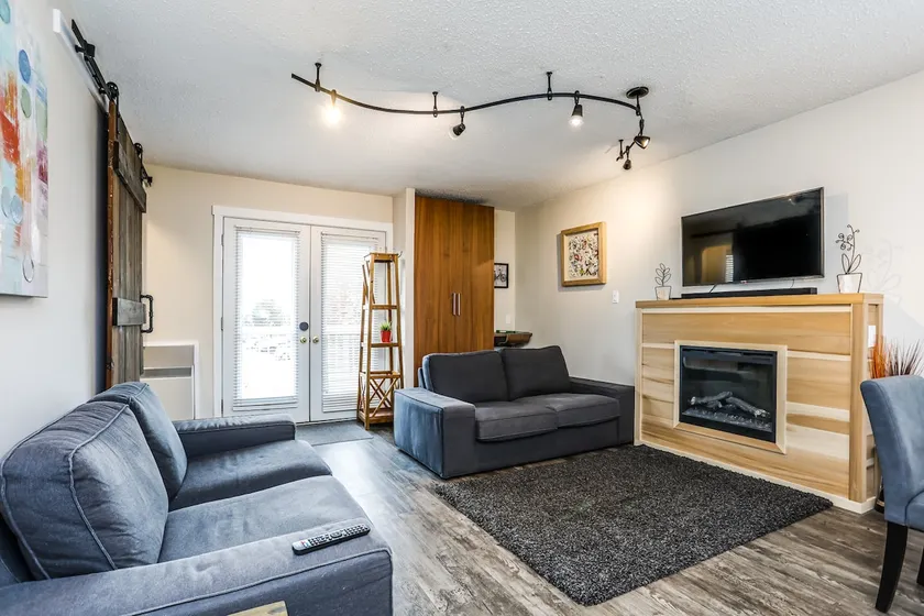 Cozy Collingwood Retreat by Property Valet - Image 1