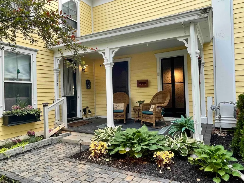 Mill Creek Guest House - Image 1