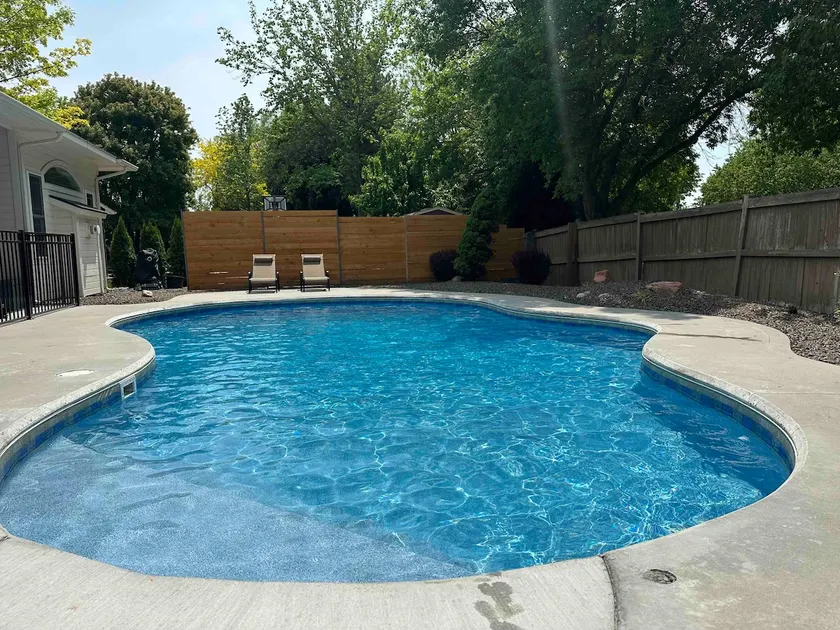 Private Heated Pool, Hot Tub, Excellent Location - Image 1