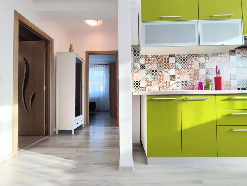 Quiet and Cozy 2 bedroom flat with free parking included - Image 1