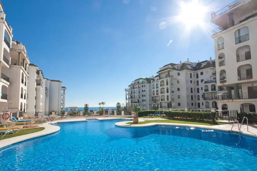 Personal and charming, right on the beach - Image 1