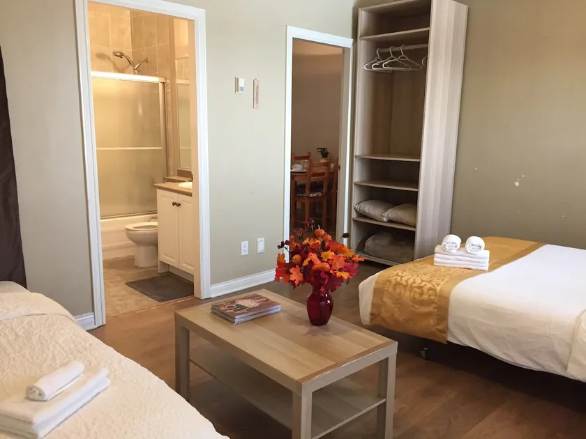 Independent Suite near Skytrain - Image 1