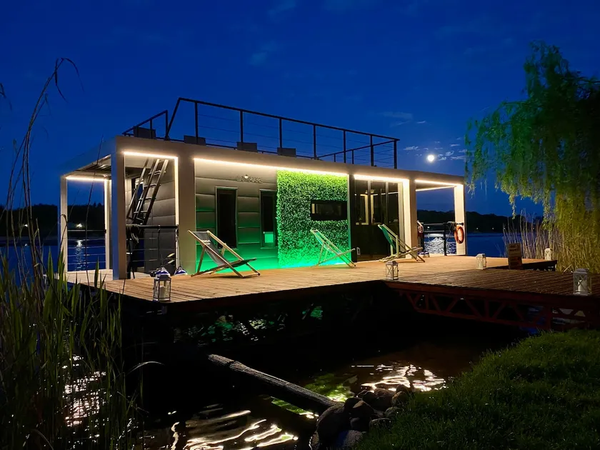 Cozy houseboat for 6 people - Image 1