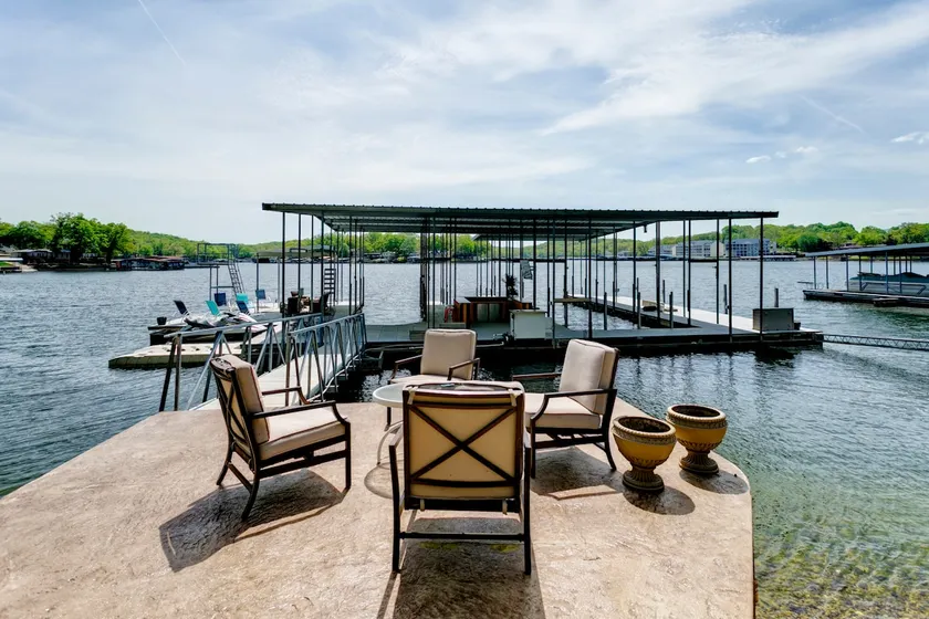 Beautiful 7 Bd w/Huge Dock, Boat Launch, Game Room - Image 1