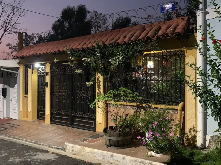 Casa de las Flores - Image 1