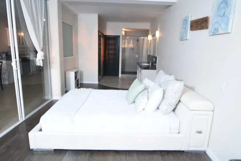 Sea View 2 BD|2BA with Jacuzzi and Community Pool - Image 1