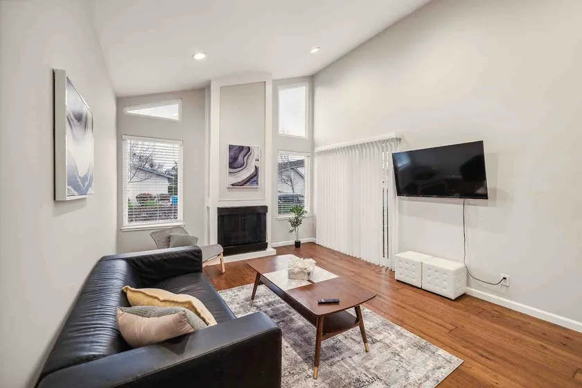 Jane's Home (LA) | Remodeled 2b2b +Backyard - Image 1