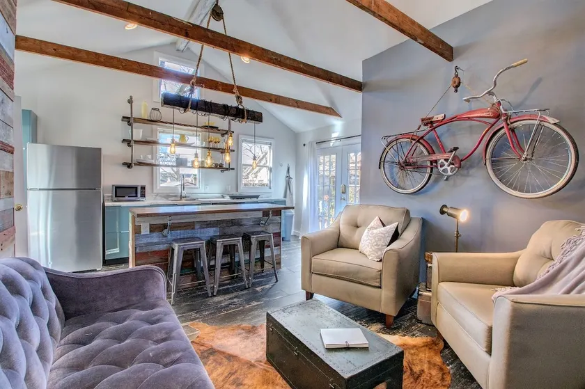 Hillcrest Hideaway - Image 1