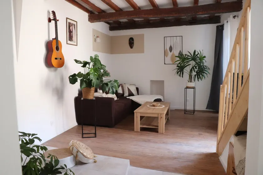 Warm, spacious and sunny duplex - Image 1
