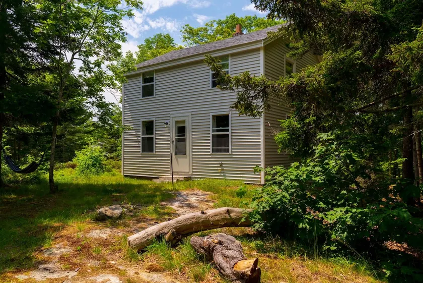 Jameson Point Cottage in Scenic Friendship, Me - Image 1