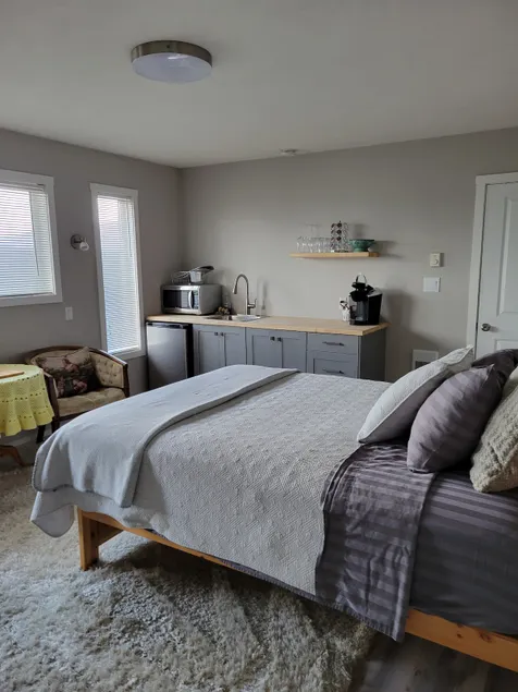 Cypress suite in Port McNeill - Image 1