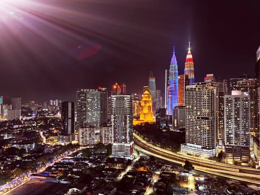 The Luxe Suite 3 BR @ KLCC + Balcony - Image 1