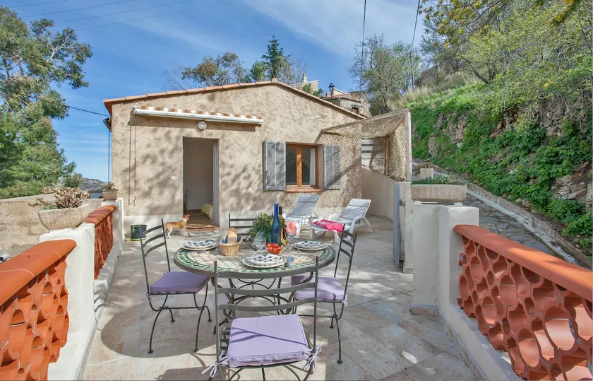 House for 5, Large Terrace, A/C, Wifi, Parking - Image 1