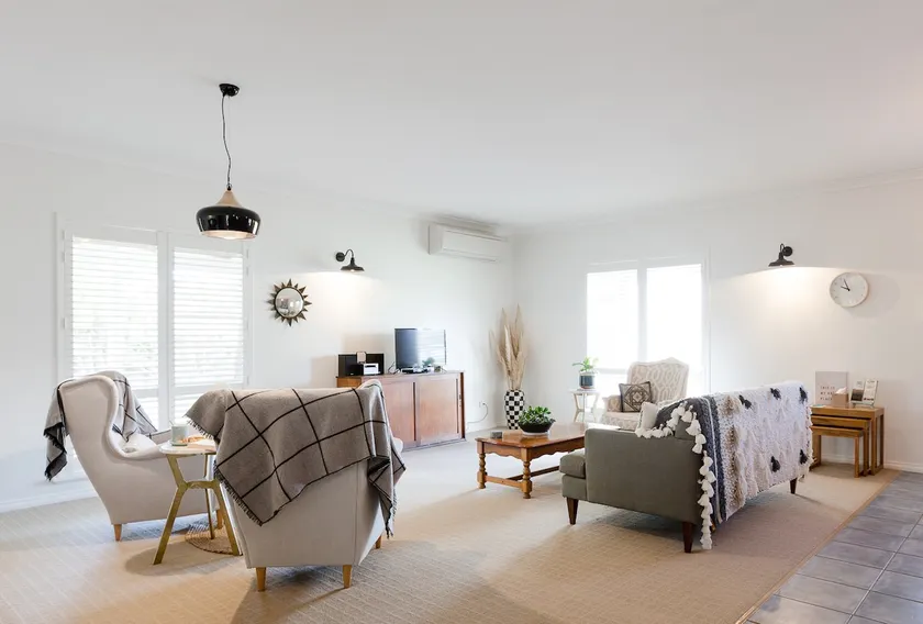 Jersey Queen Guesthouse (free 2pm late checkout) - Image 1