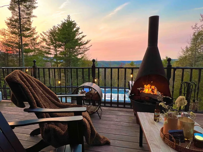 Mountain View Chalet Ski, Hot Tub, Firepit, Games - Image 1