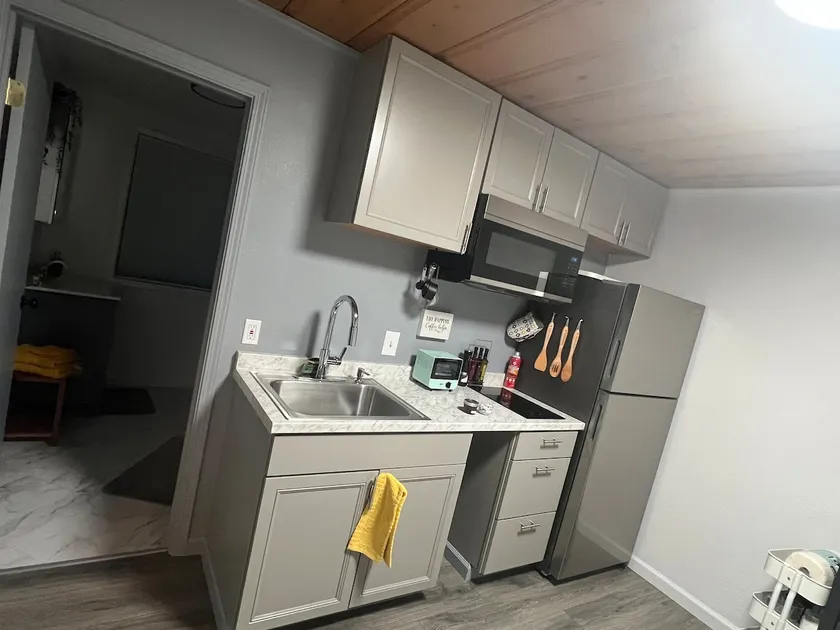”Time Whale Spent”- Brand new studio unit. - Image 1