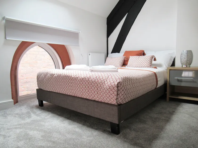 Cosy apartment (8) in converted church Warrington - Image 1