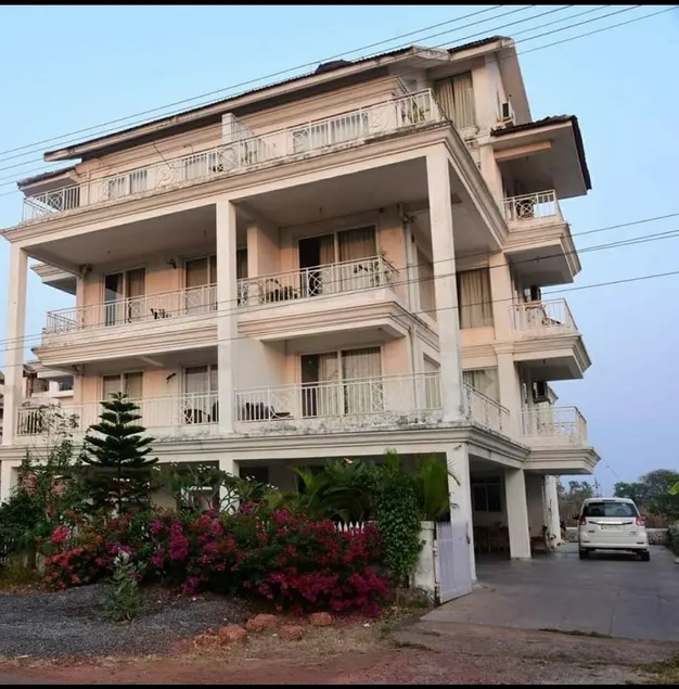 One Bedroom & Day Room @ Dona Paula 30 smt (202) - Image 1