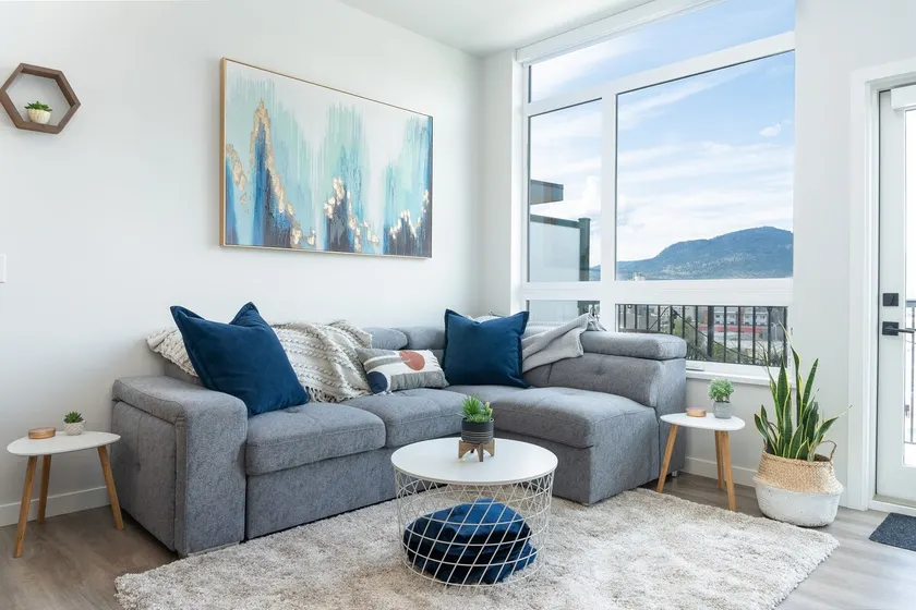 🌿Beautiful Boho Top Floor Condo DT w/ King Bed🌿 - Image 1