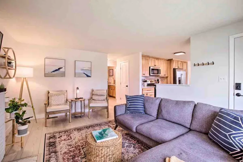 Updated home, sleeps 10 in great neighborhood! - Image 1