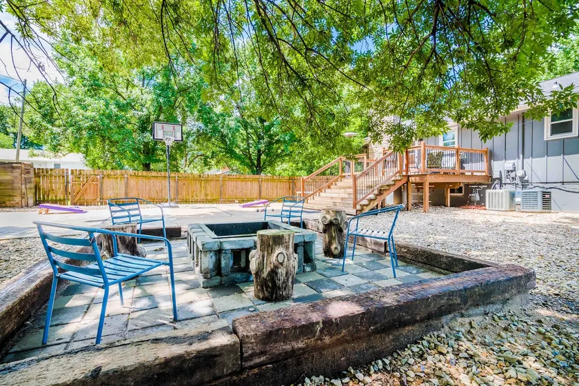 Tailgate House Near Stadium! - Image 1