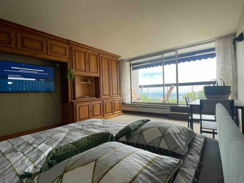 Panorama: Private studio balcony with magnificent view - Image 1