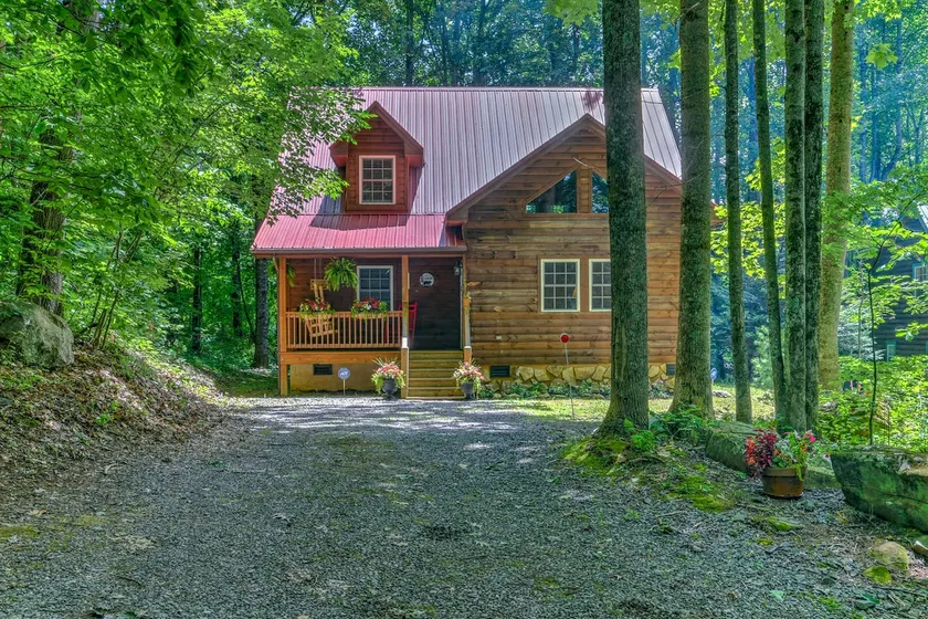 Pool Table, Fire Pit, Relaxing + Quiet - Image 1