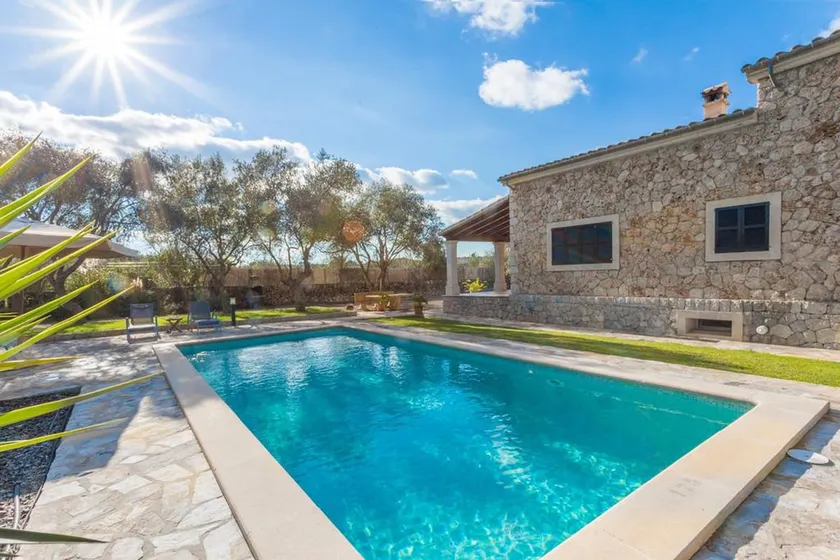 Isabel and Guillermo Farm, option heated pool - Image 1