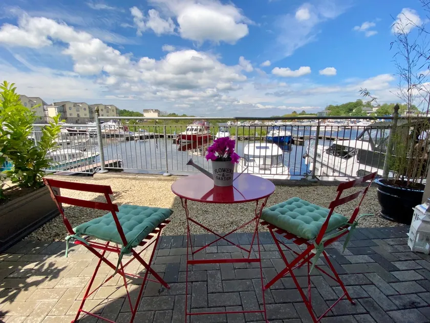 Marina view apartment Carrick-on-Shannon - Image 1