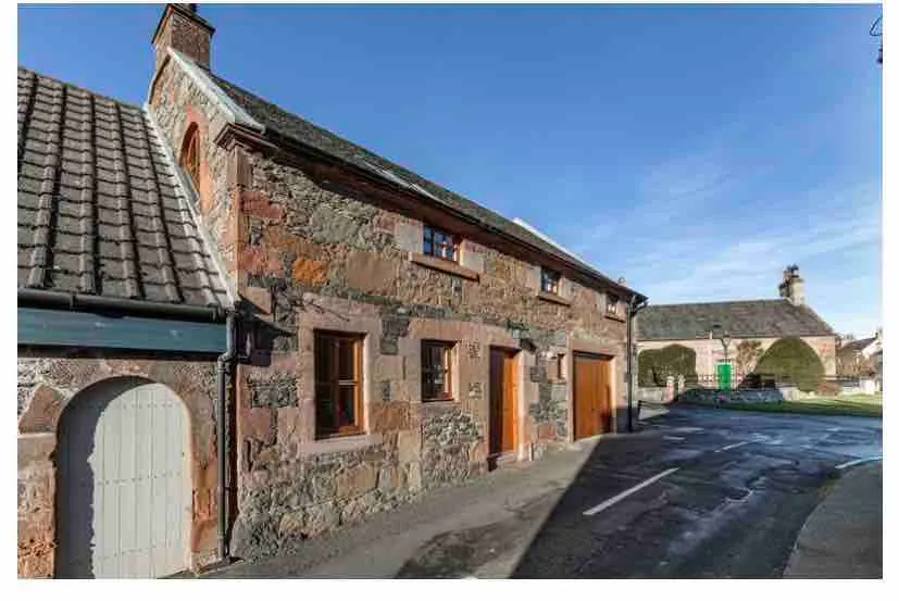 The Stables, charming converted, 2 bedroom Cottage, Melrose - Image 1