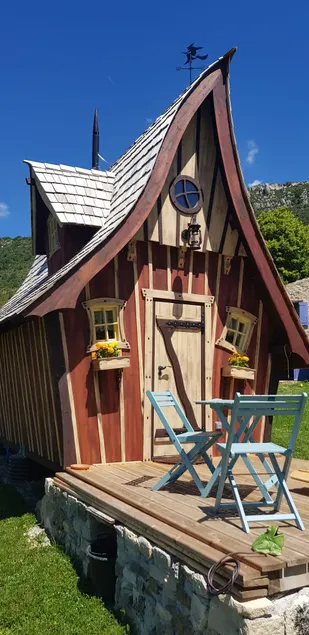 Unusual Chalet/ Bed & Breakfast - Image 1