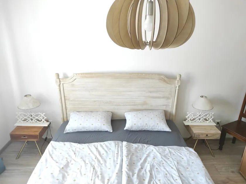 Cosy flat in a quiet location with free parking - Image 1