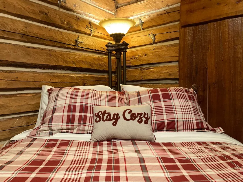 Red John’s historic cabin. - Image 1