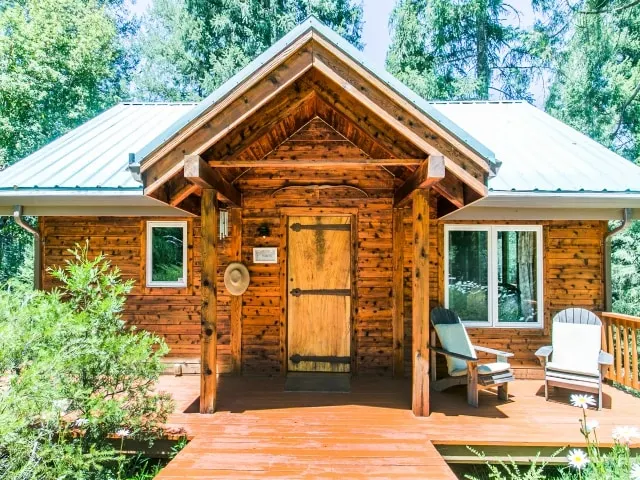 Romantic Creekside Cabin-Hot Tub-Privacy - Image 1
