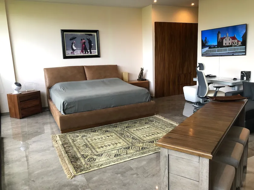 PH LOFT with Professional Gym, awesome Pools and Fast WiFi - Image 1