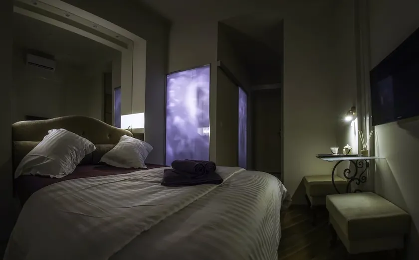 Room 4 two - Image 1