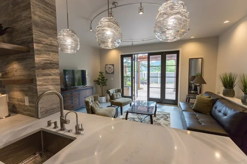Exclusive downtown Garden Apartment - Image 1