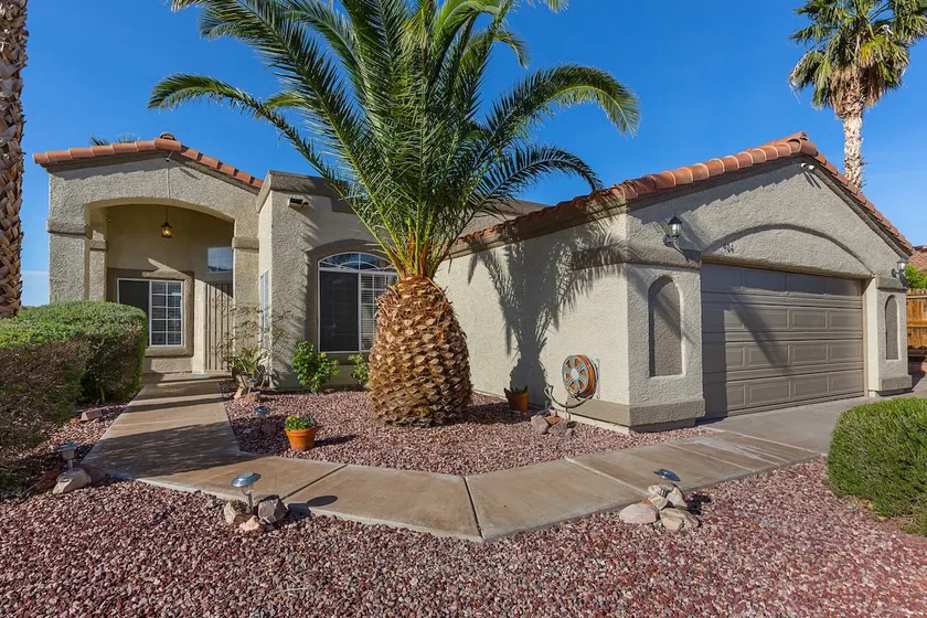 Las Vegas Retreat with RV/Boat Parking - Image 1