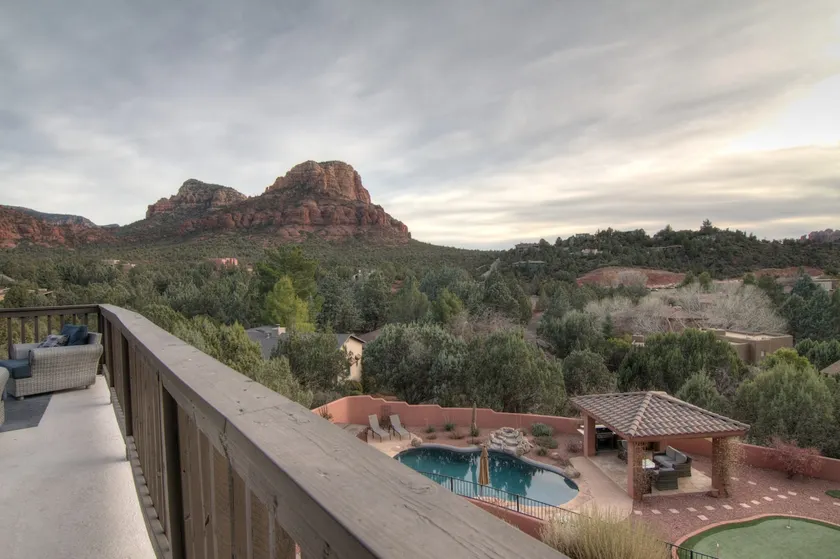 Resort Pool Home With Stunning Panoramic Red Rock Views, Putting Green, Hot Tub - Image 1