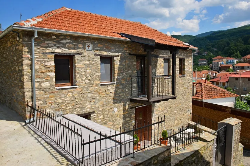 Stone Villa "To Petrino" - Image 1